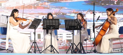 13弦乐四重奏《一步之遥》_副本.jpg